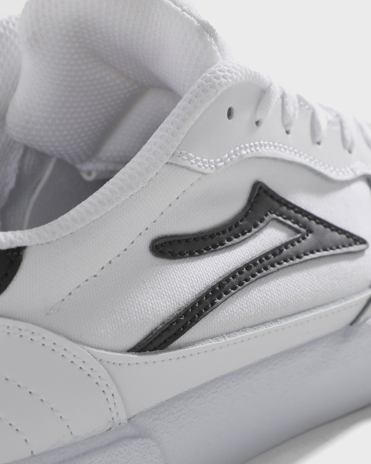 Cambridge - White Leather