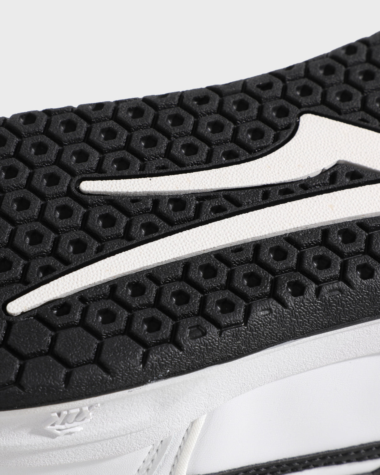 Telford Low - White/Black Leather