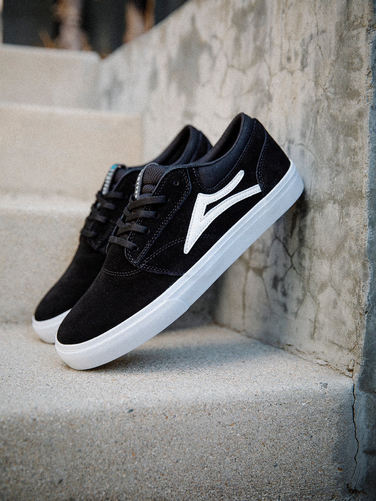 Griffin - Black Suede