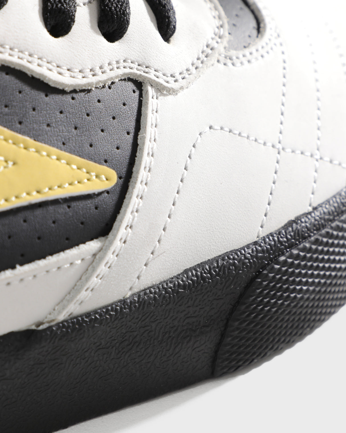 Cambridge - White Banana Black