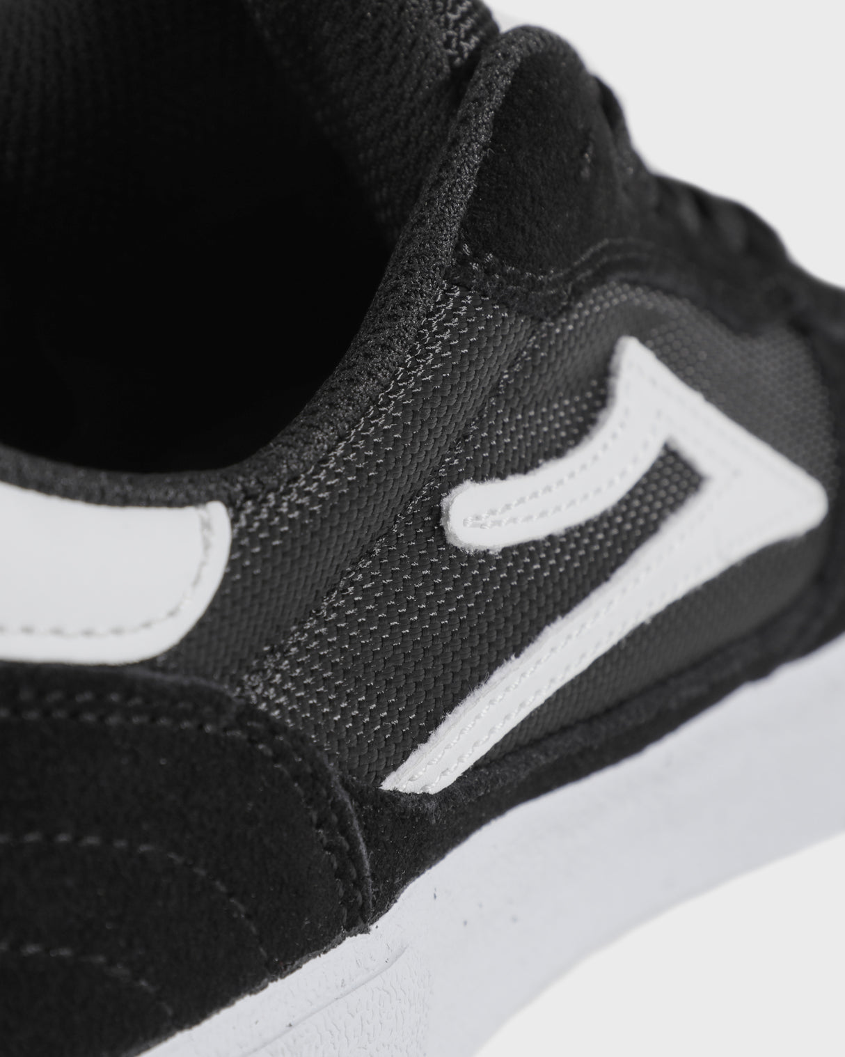 Cambridge - Black/White Suede